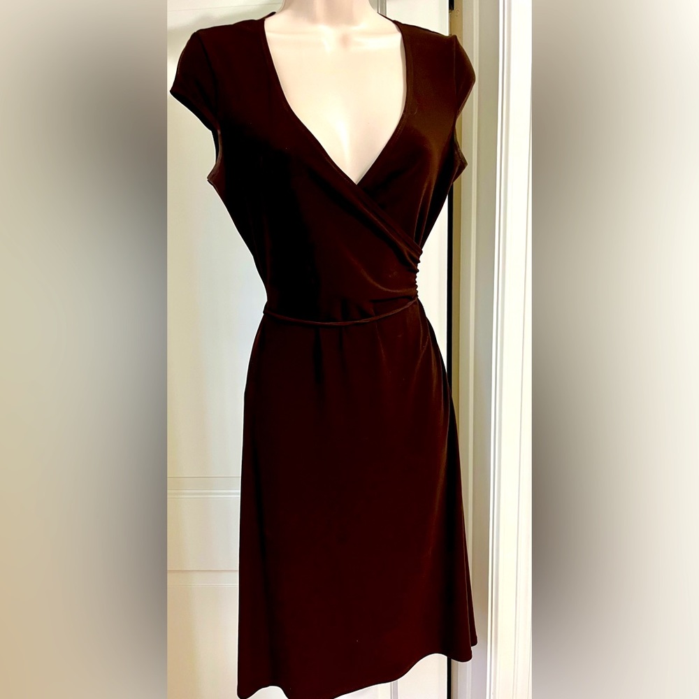 Laundry by Shelli Segal Size 2 Brown (faux) wrap dress EUC